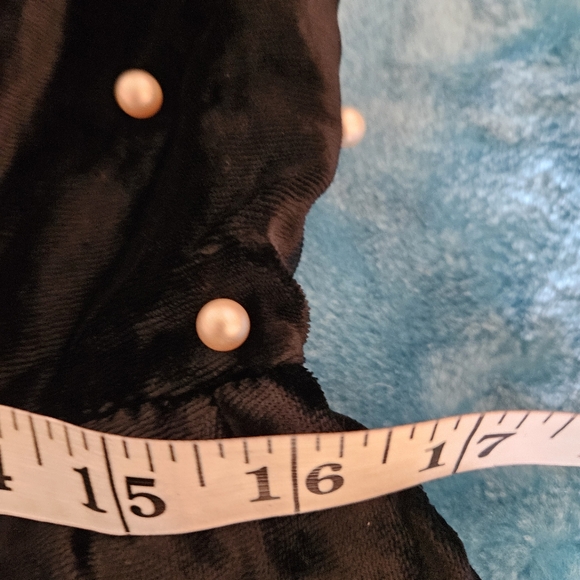 DEVETEAUX Baby Doll Velvet Pearl Dress - Picture 5 of 5